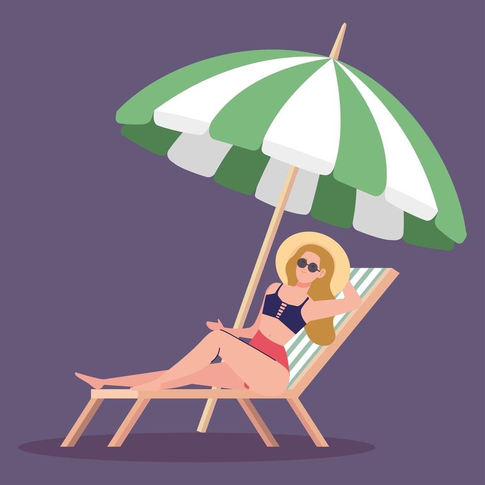 mujer usando sombrero de verano con traje de baño en silla de playa, protección de paraguas, temporada de vacaciones de verano vector