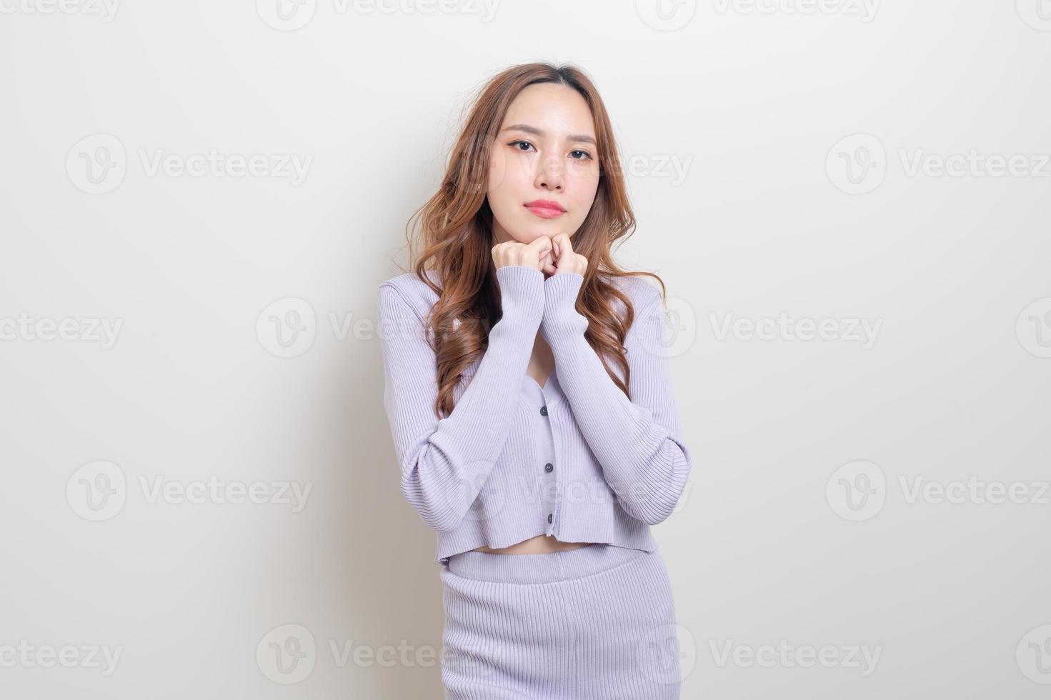 retrato, mujer hermosa, con, sentimiento feliz, y, sonriente foto