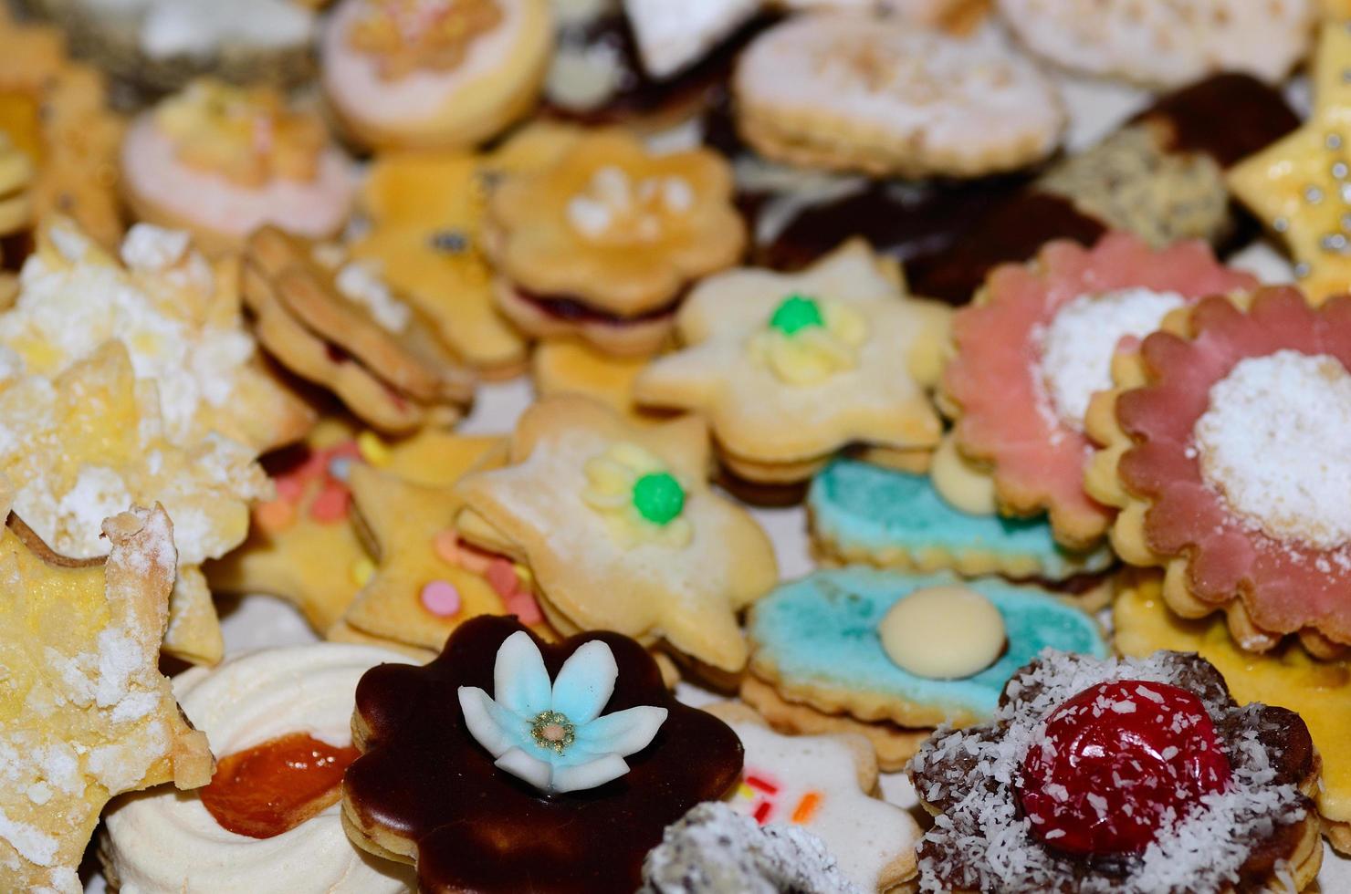 muchas galletas navideñas foto