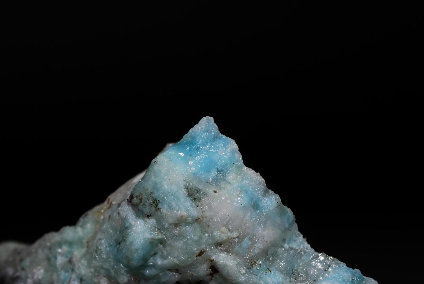 minerales con detalle de puntilla de lazulita azul foto