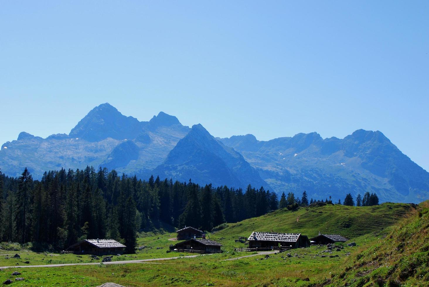 houses and mountains photo