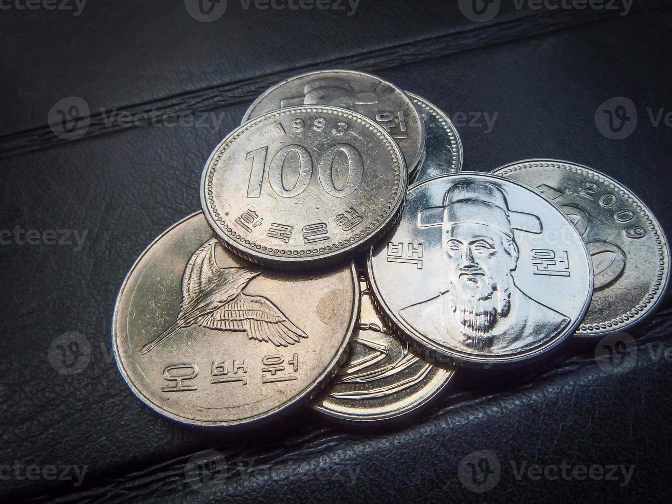 KOREAN COIN KOREA MONEY, CURRENCY, CONCEPT, BUSINESS photo