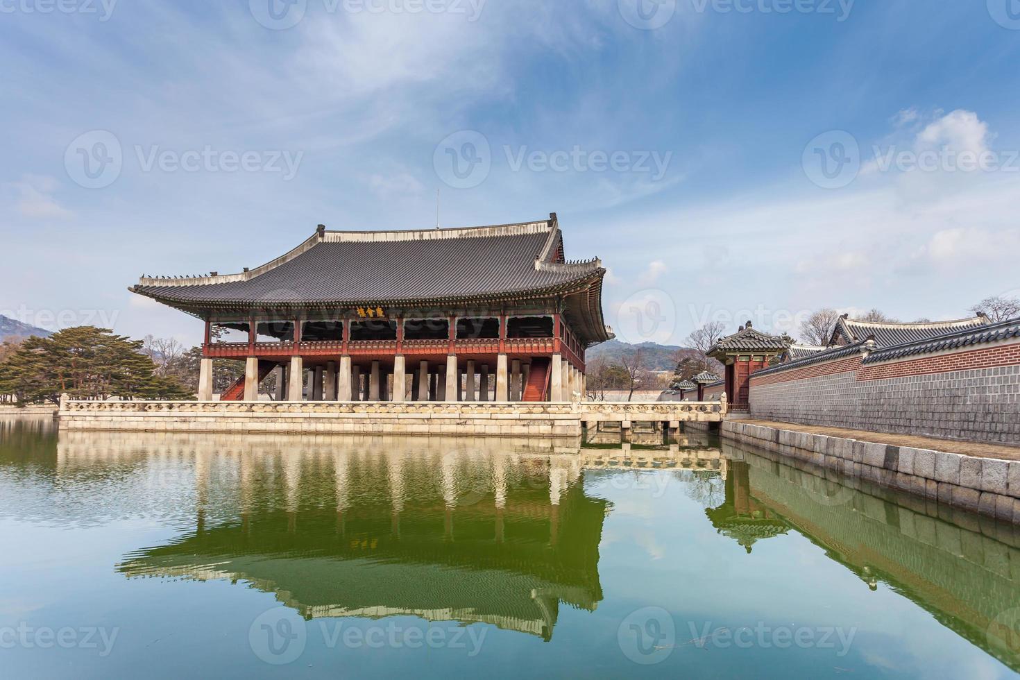 Gyeongbokgung Palace in Seoul , South Korea photo