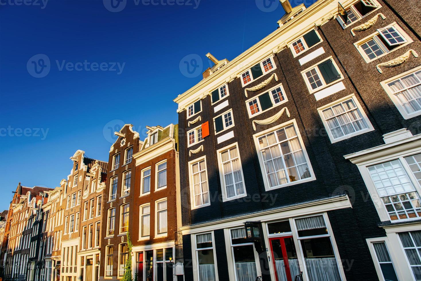 amsterdam es la capital y la ciudad más poblada de los países bajos. foto