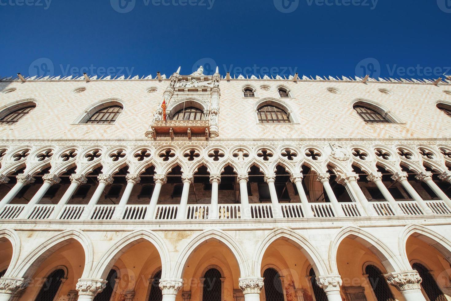 la plaza de san marcos piazza san marco y el campanario campanile en venecia. Italia. foto