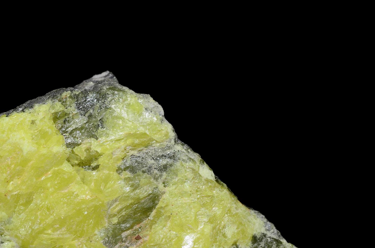 sulfur on gypsum with black photo