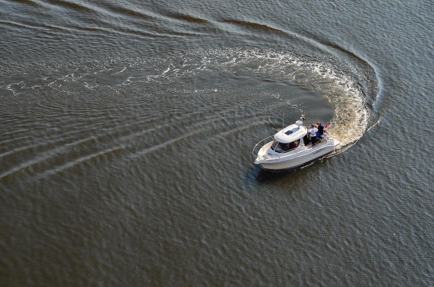 boat curve in the sea photo