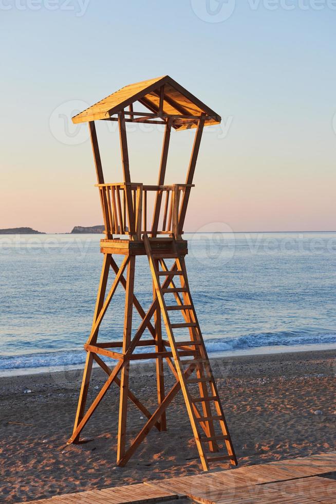 cabaña de madera de playa en españa para guardacostas foto