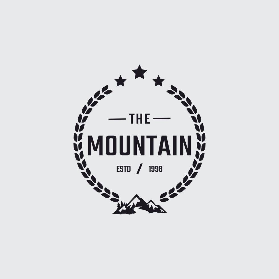 emblema clásico vintage insignia hielo nieve símbolo de montaña rocosa. arroyo río monte pico colina naturaleza paisaje vista logotipo diseño inspiración vector
