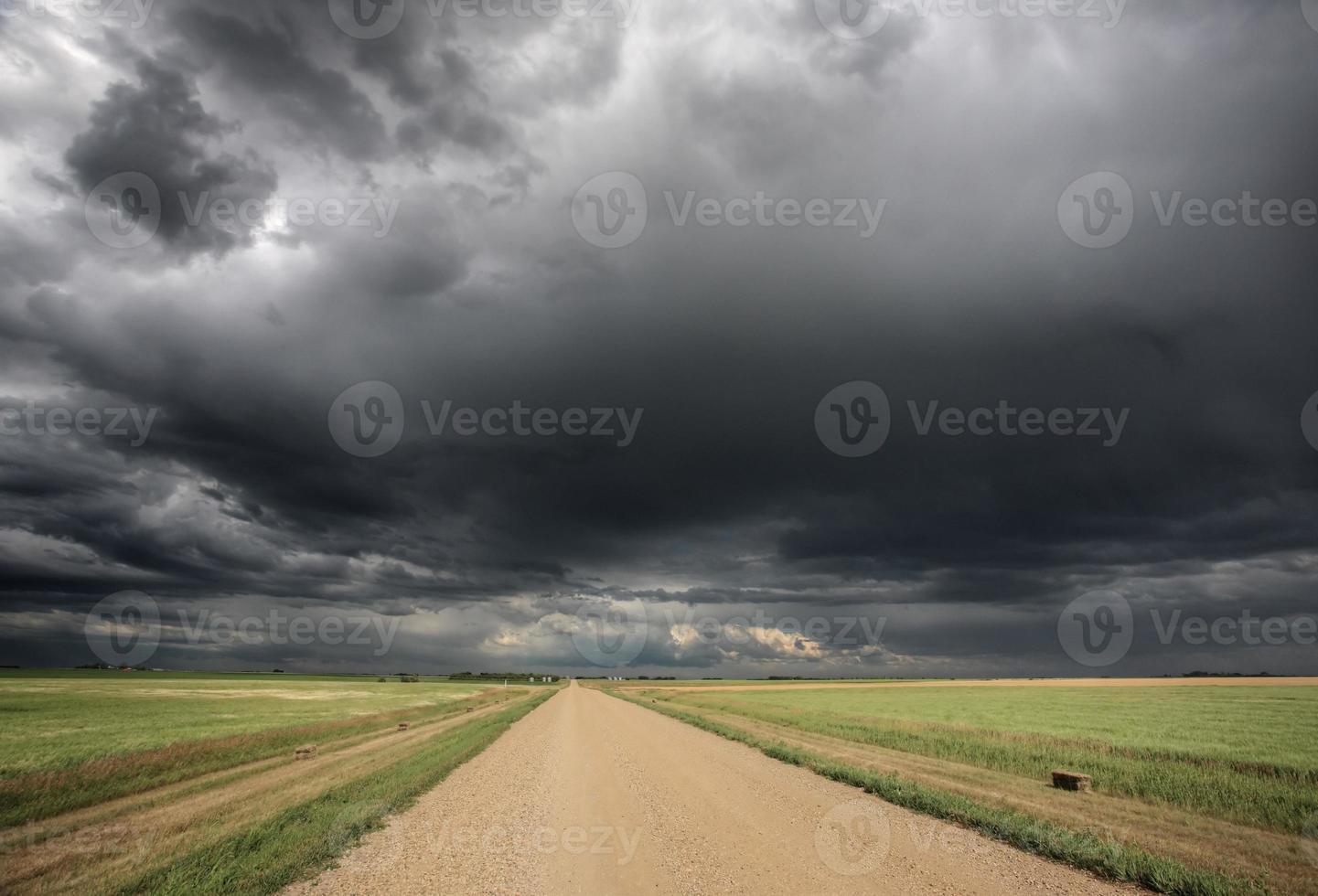 nubes de tormenta sobre saskatchewan foto