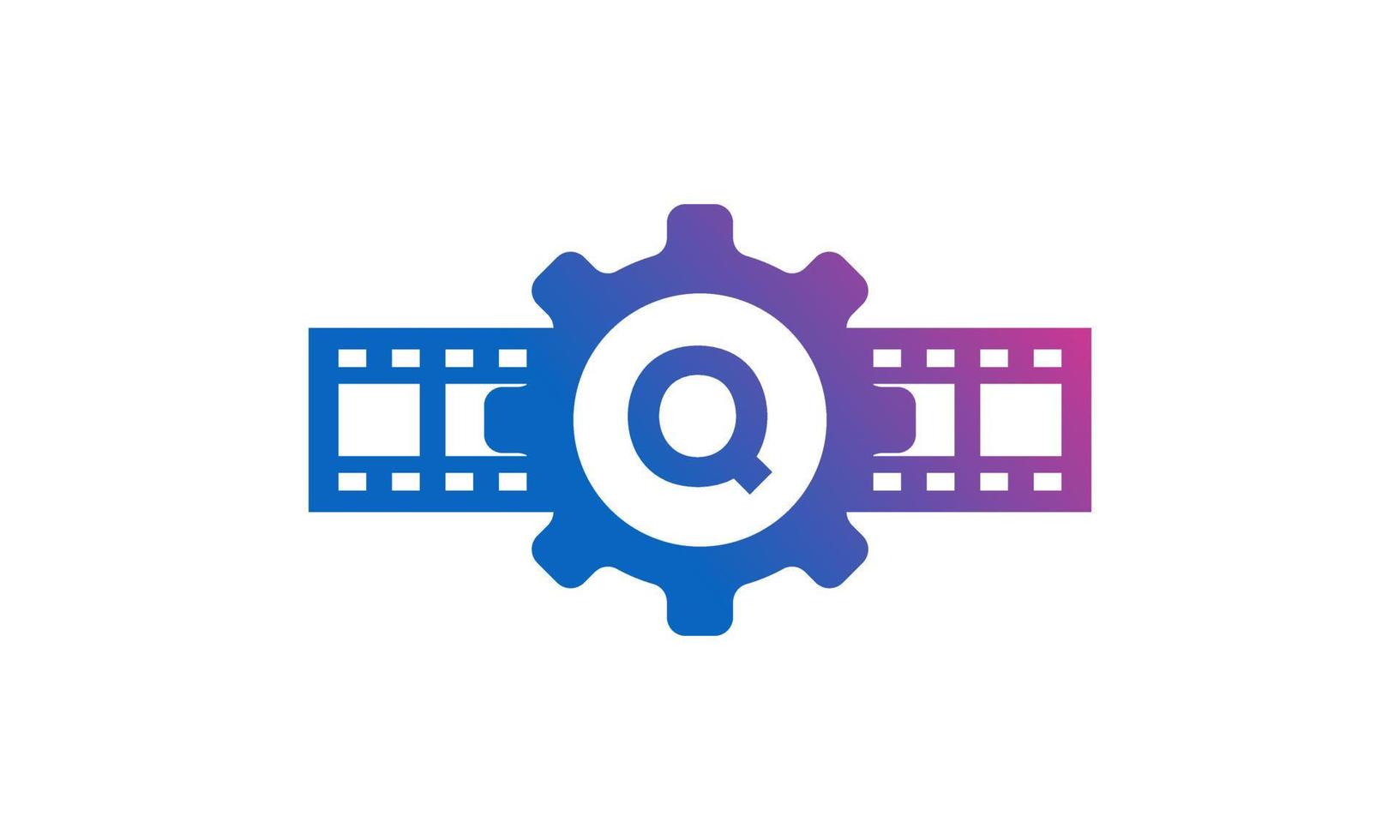 letra inicial q engranaje rueda dentada con rayas de carrete tira de película para película cine producción estudio logotipo inspiración vector