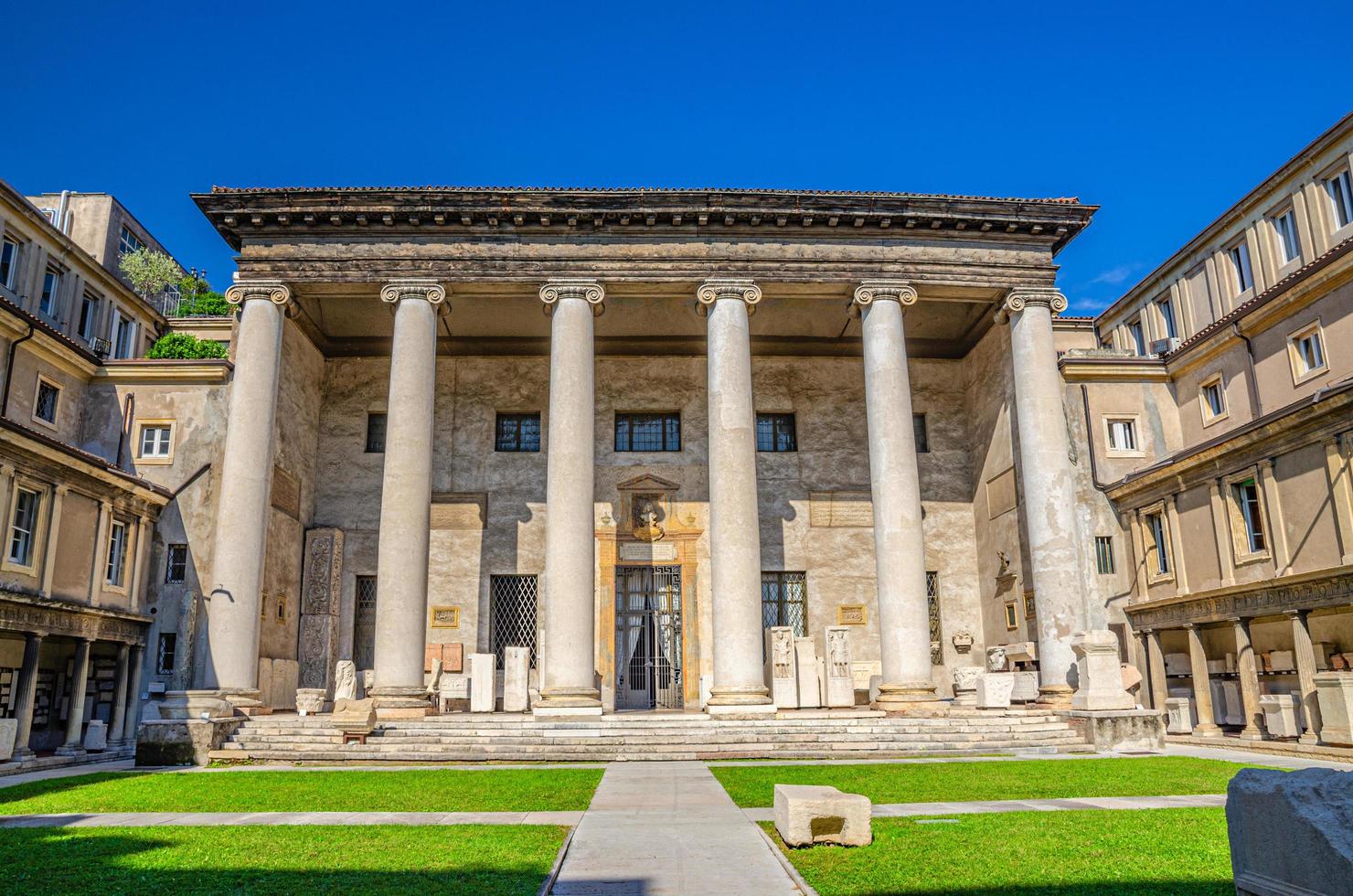 museo lapidario maffeiano edificio del museo lapidario en verona foto