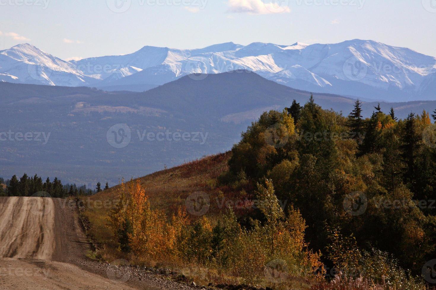 montañas rocosas en otoño foto