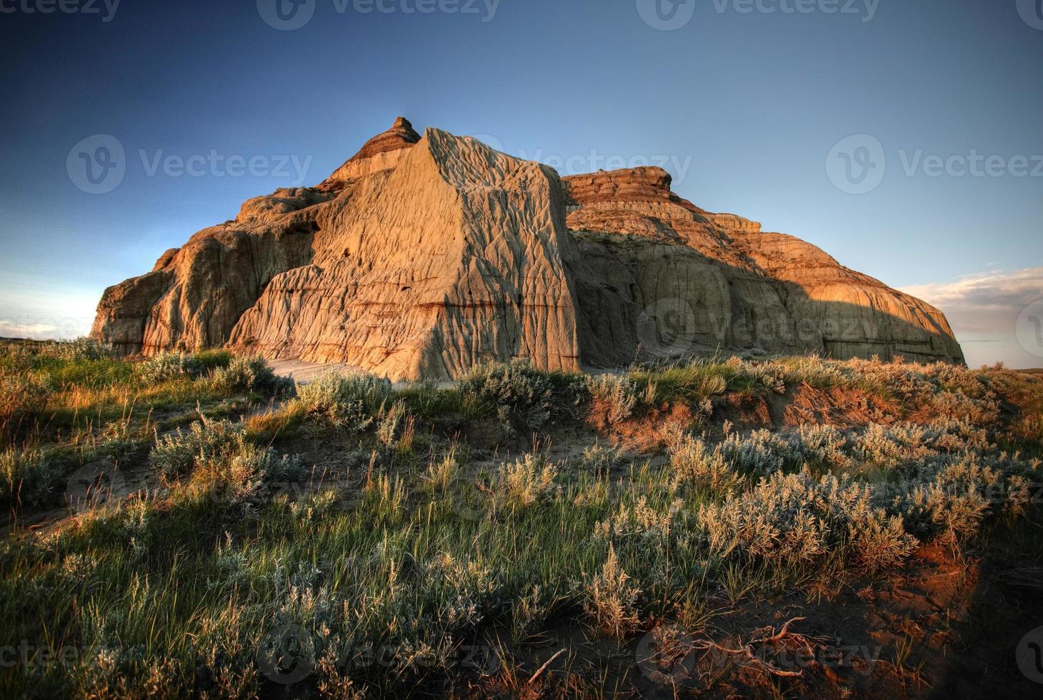 Castle Butte en Big Muddy Valley en el sur de Saskatchewan foto