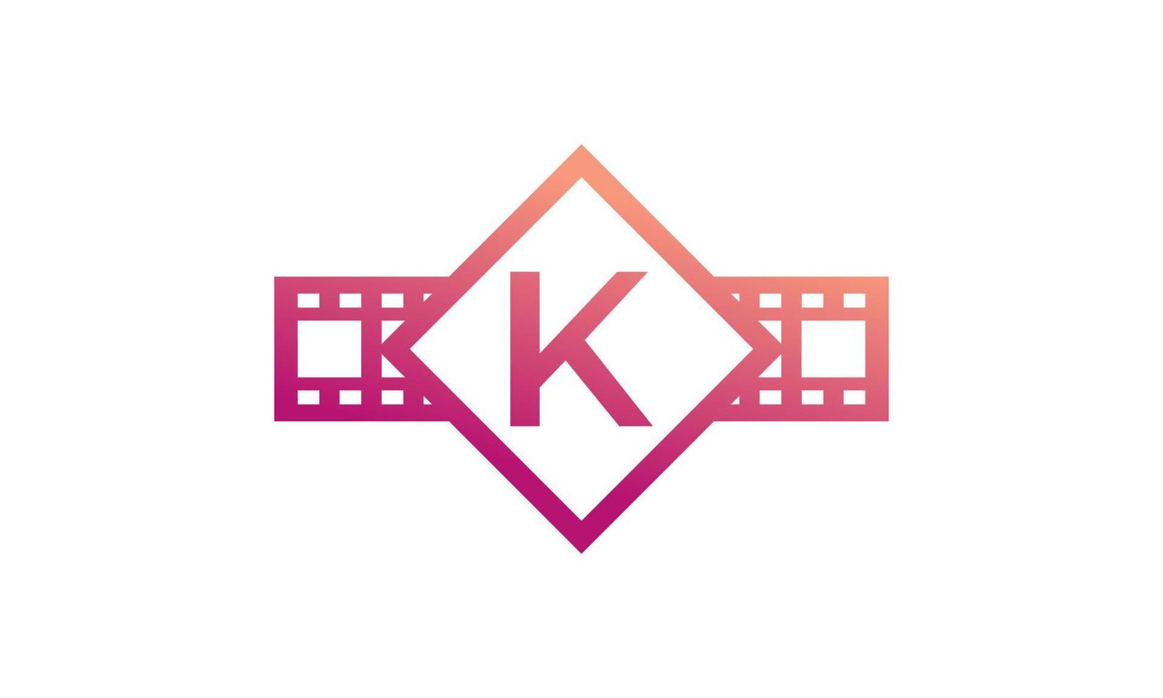 letra inicial k cuadrado con rayas de carrete tira de película para película cine producción estudio logotipo inspiración vector