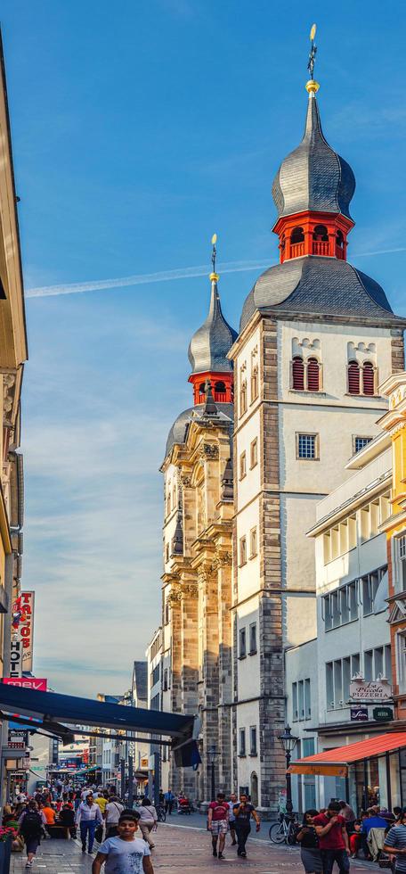 edificio católico de la iglesia del santo nombre en bonn foto