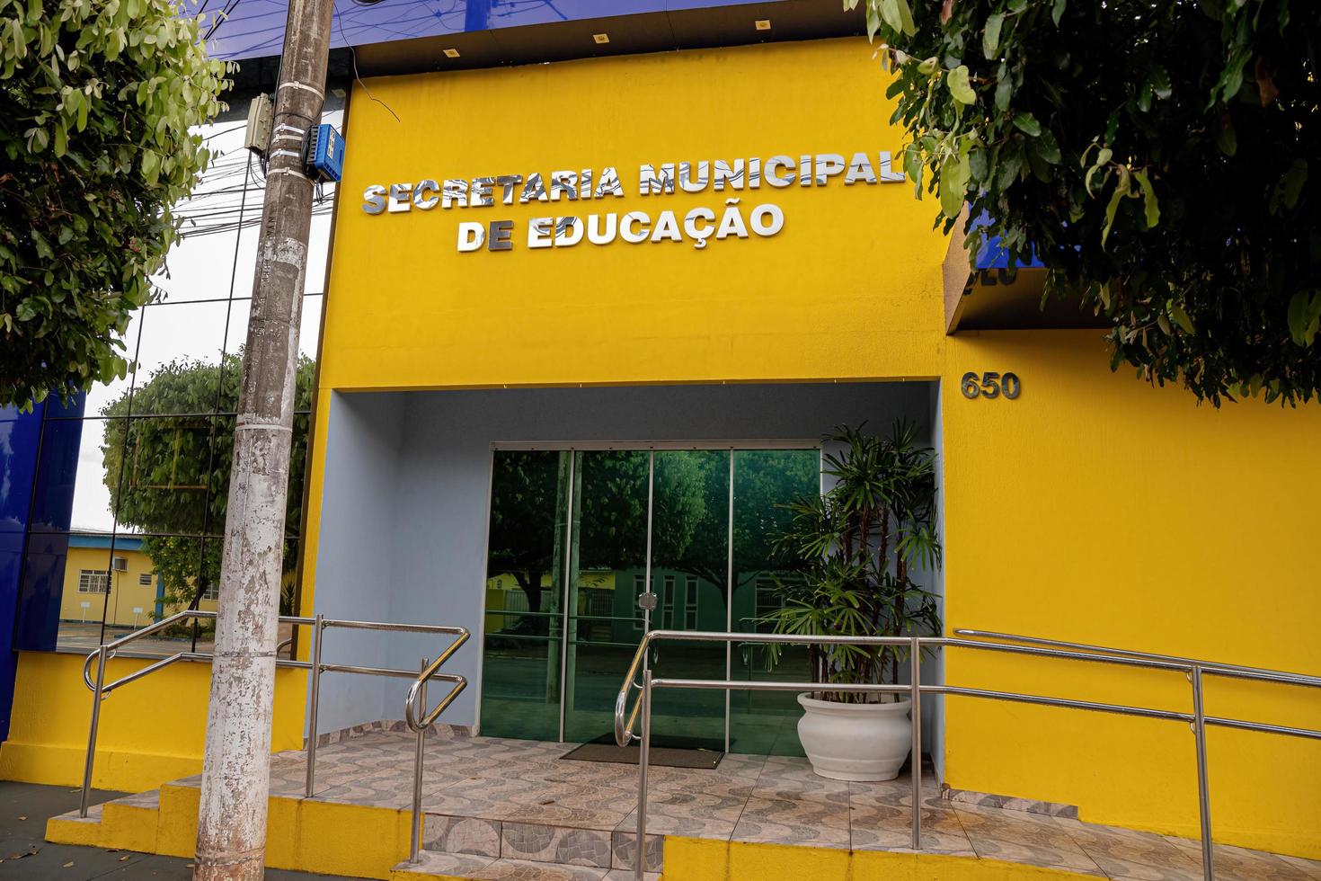 building of the municipal health department photo