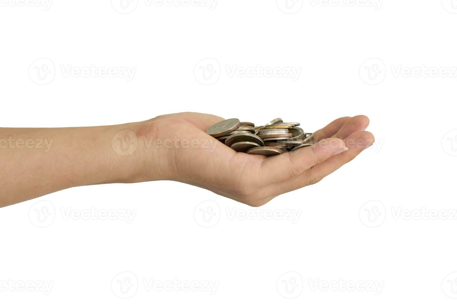 mano masculina con moneda aislada sobre fondo blanco. concepto de ahorro de dinero. foto