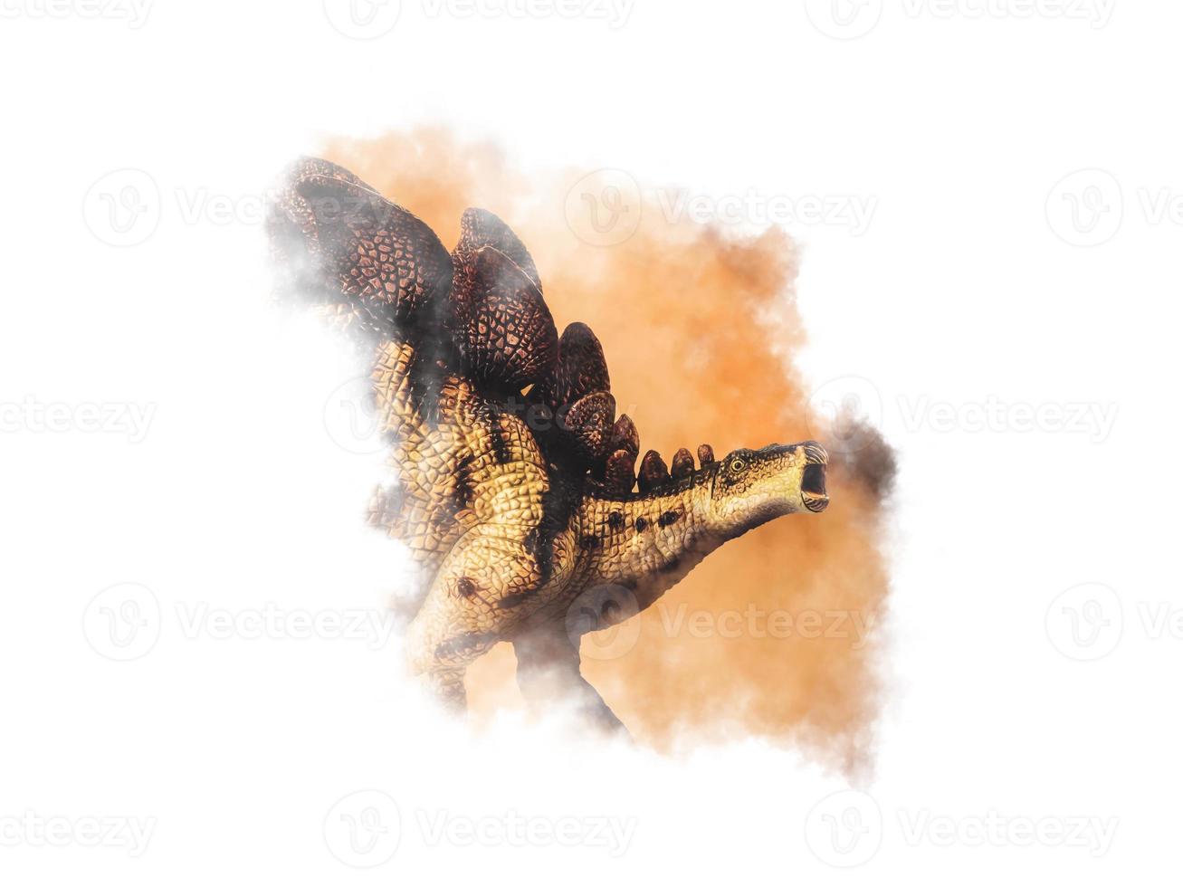 dinosaurio estegosaurio sobre fondo de humo foto