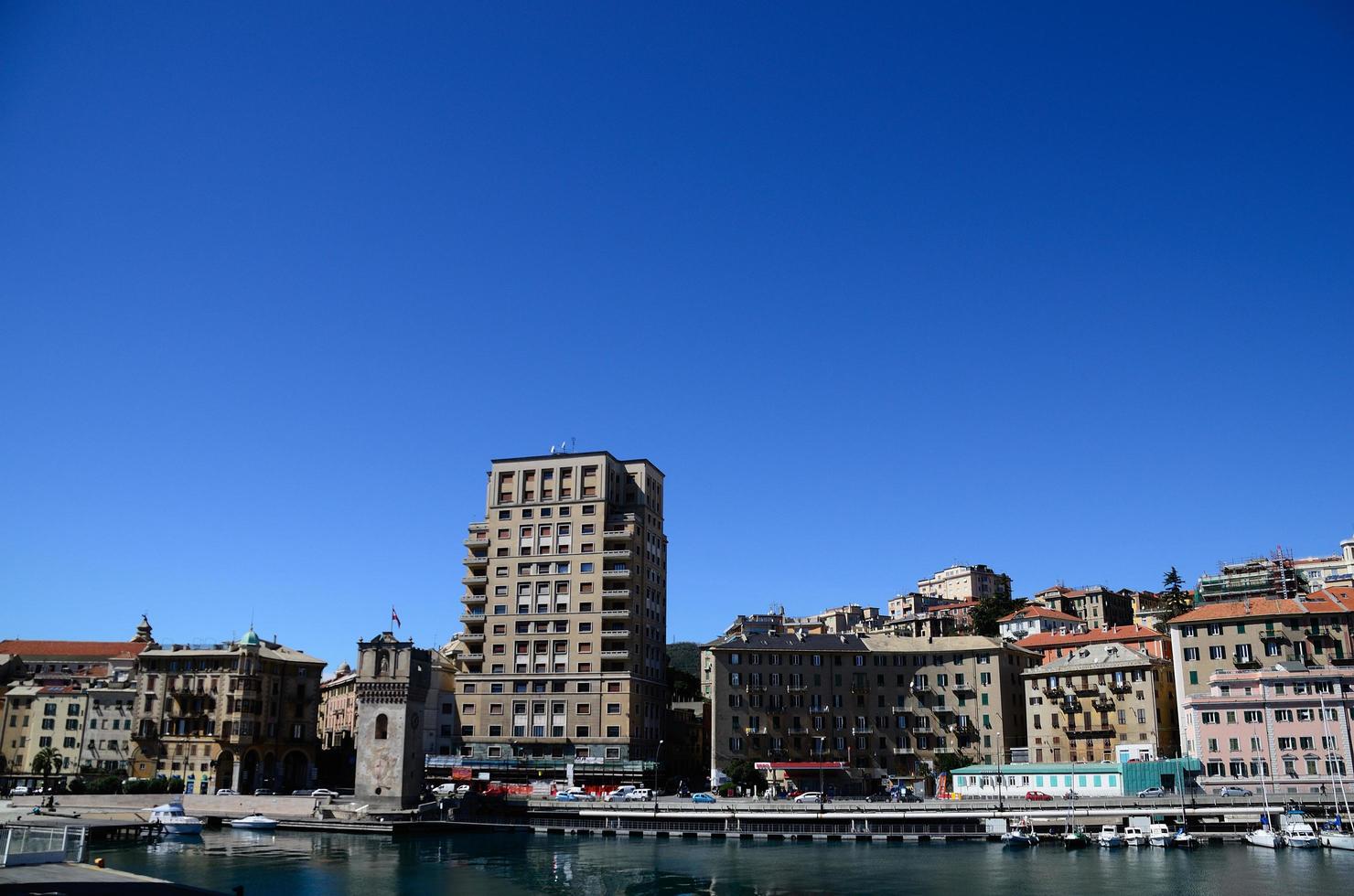 casas antiguas en savona foto