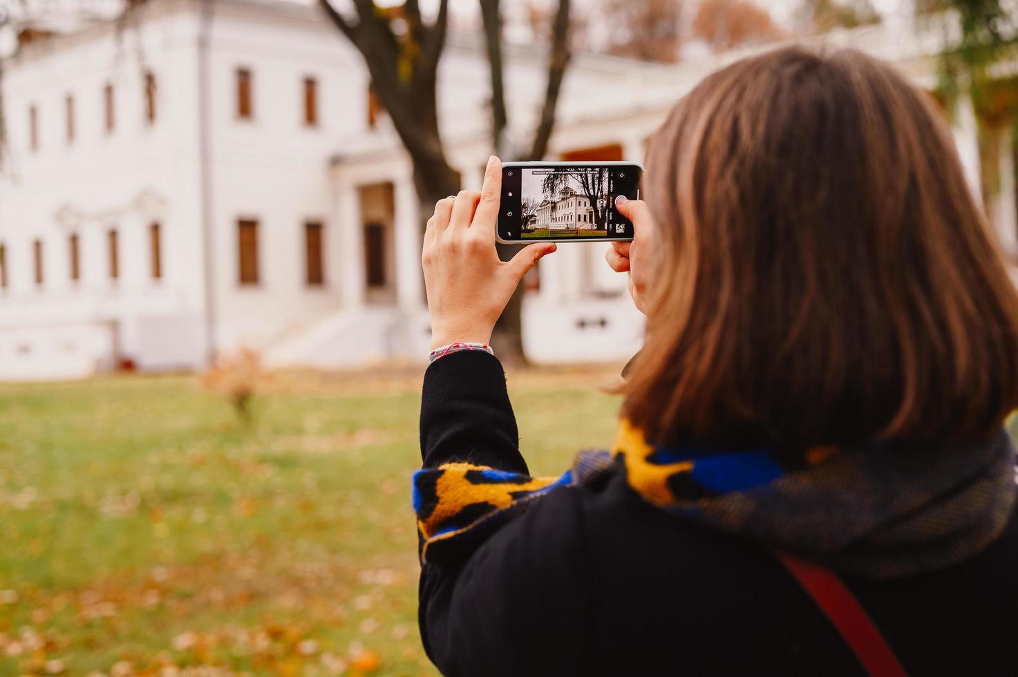 Moscow, 2019. woman local travel autumn fall park take photo