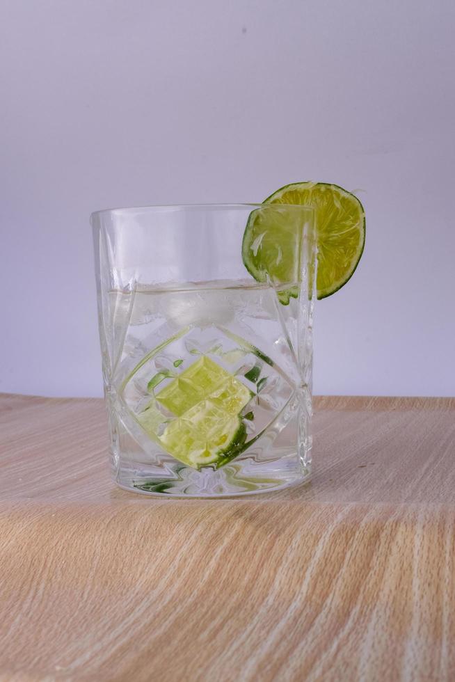glass of water with lime photo