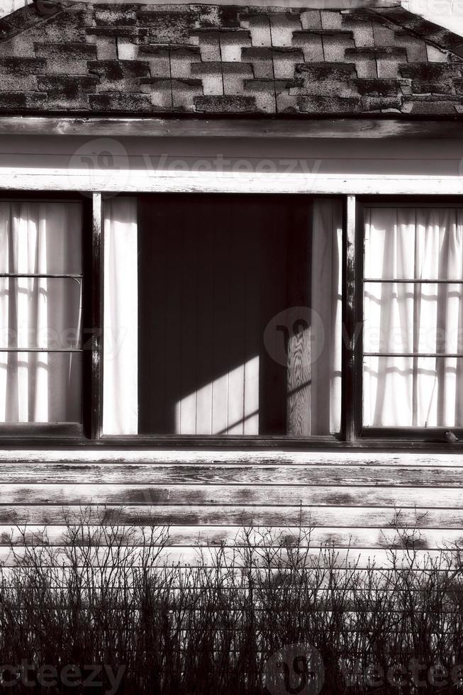 Abandoned farm house in Saskatchewan photo