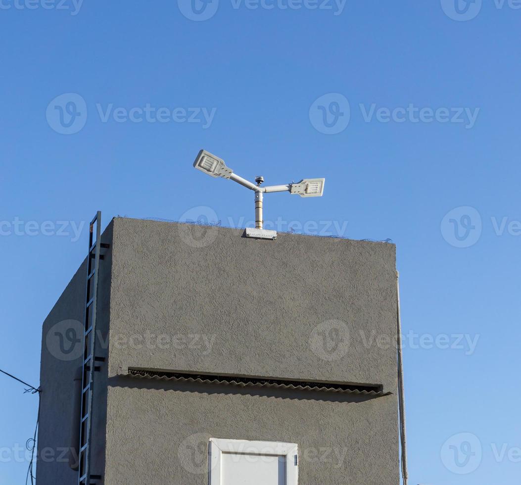 Two lights in the top photo