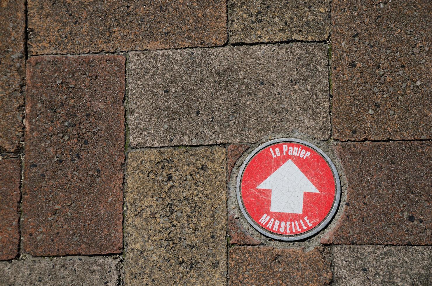 sign in marseille photo