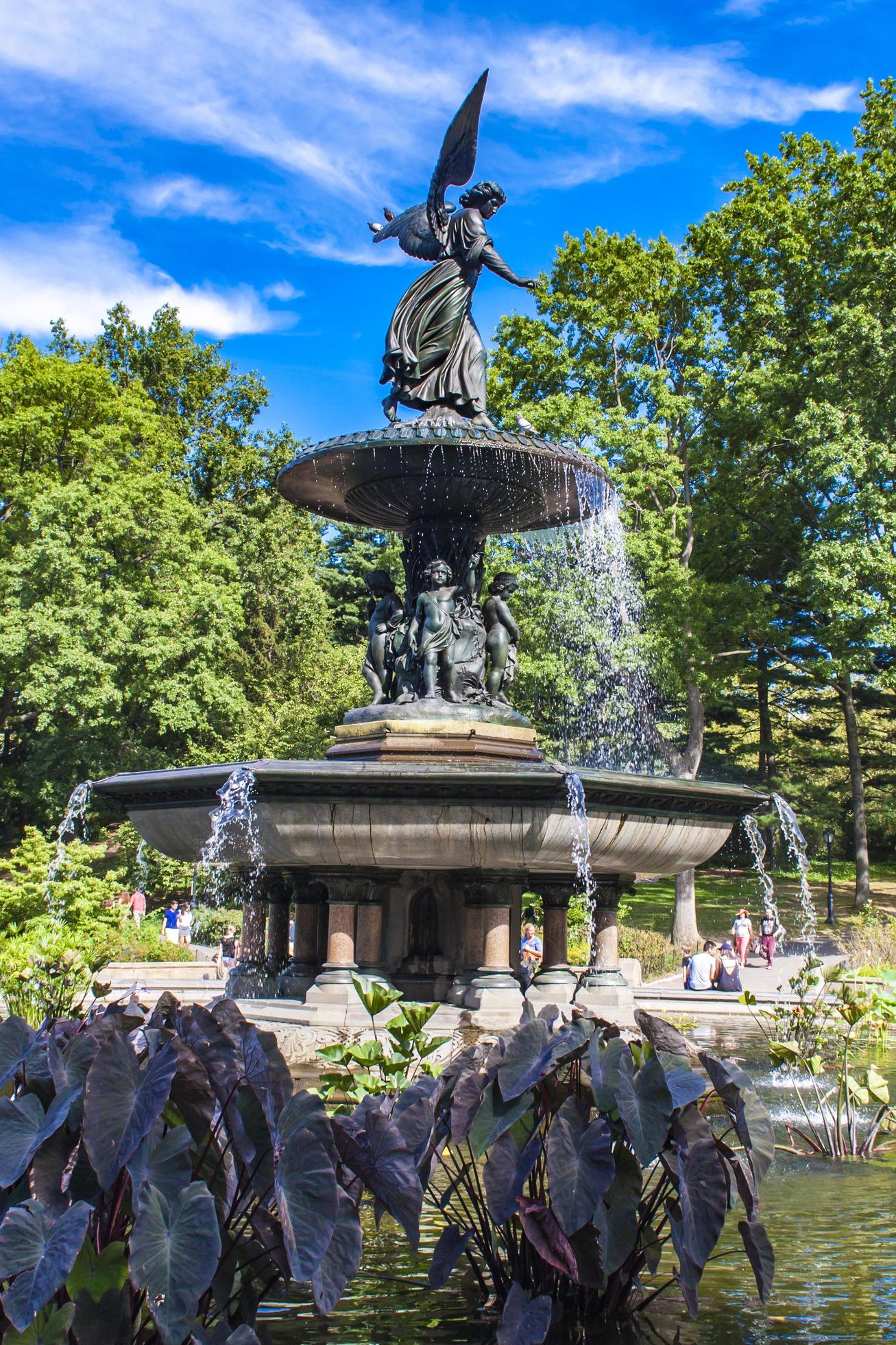 Fuente Bethesda, Central Park  Bethesda fountain central park, Bethesda  fountain, Manhattan skyline