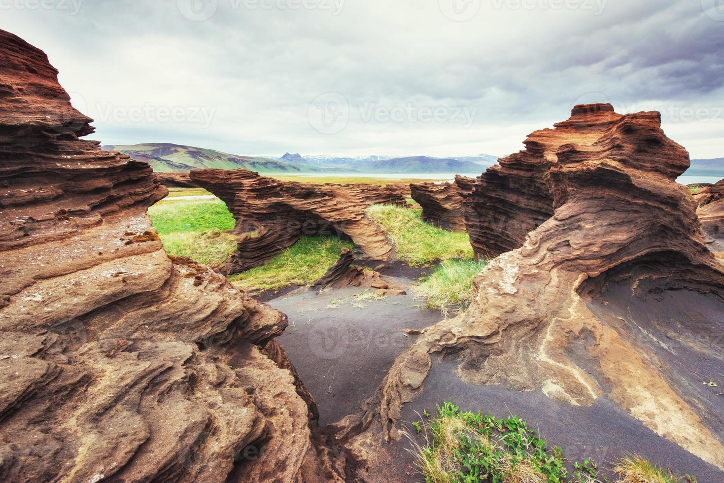 textura de rocas derretidas por magma volcánico foto