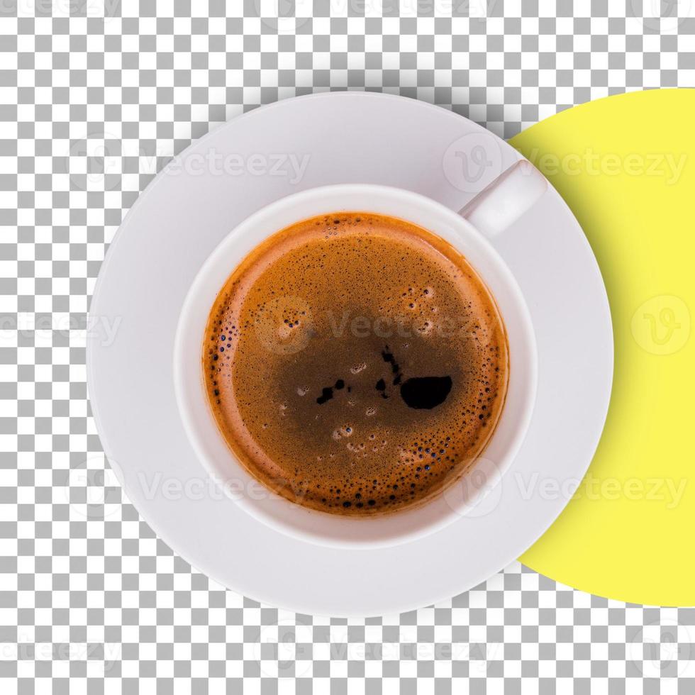 toma aislada de una taza de café negro sobre fondo transparente. foto