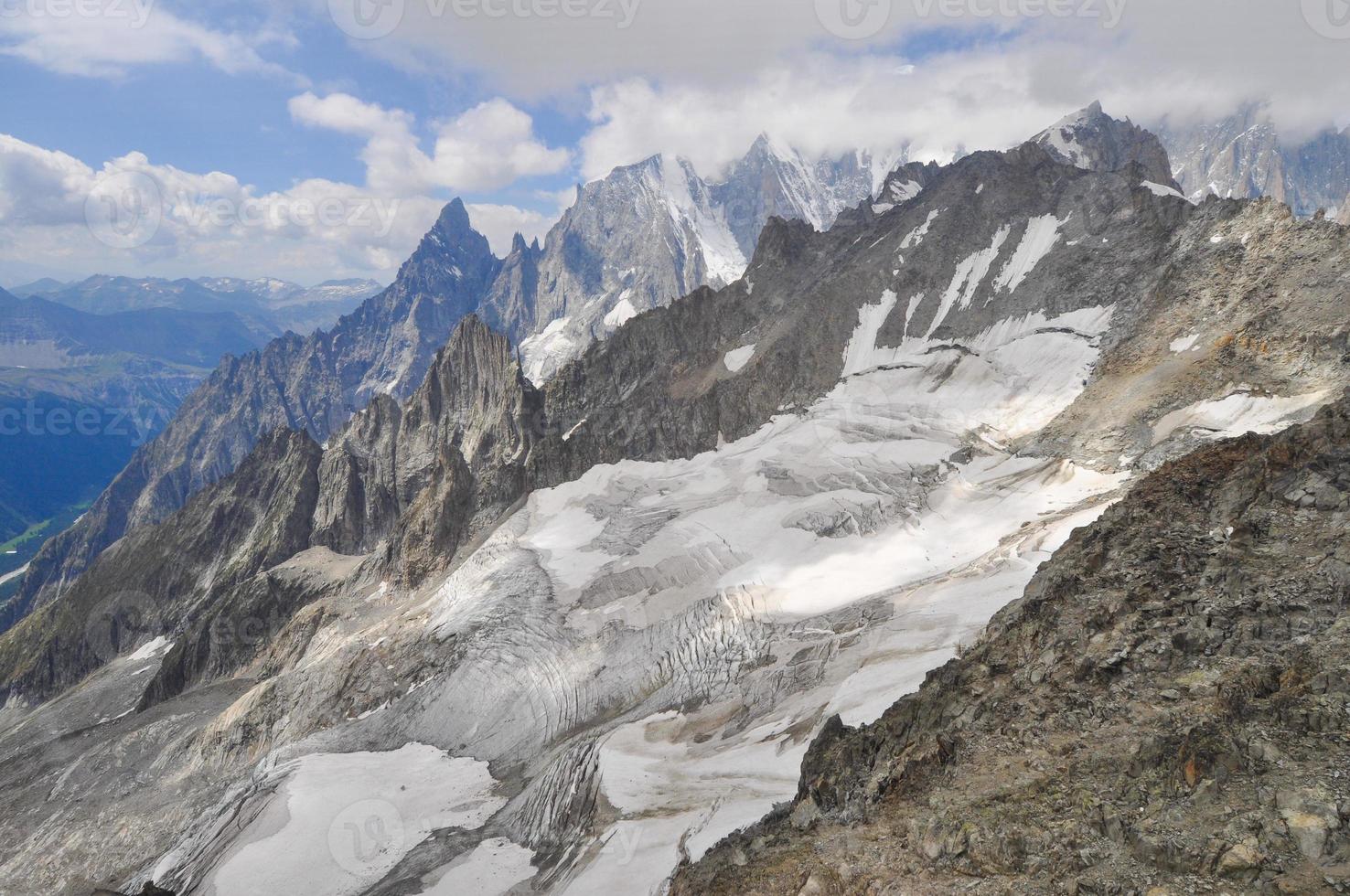 mont blanc en el valle de aosta foto