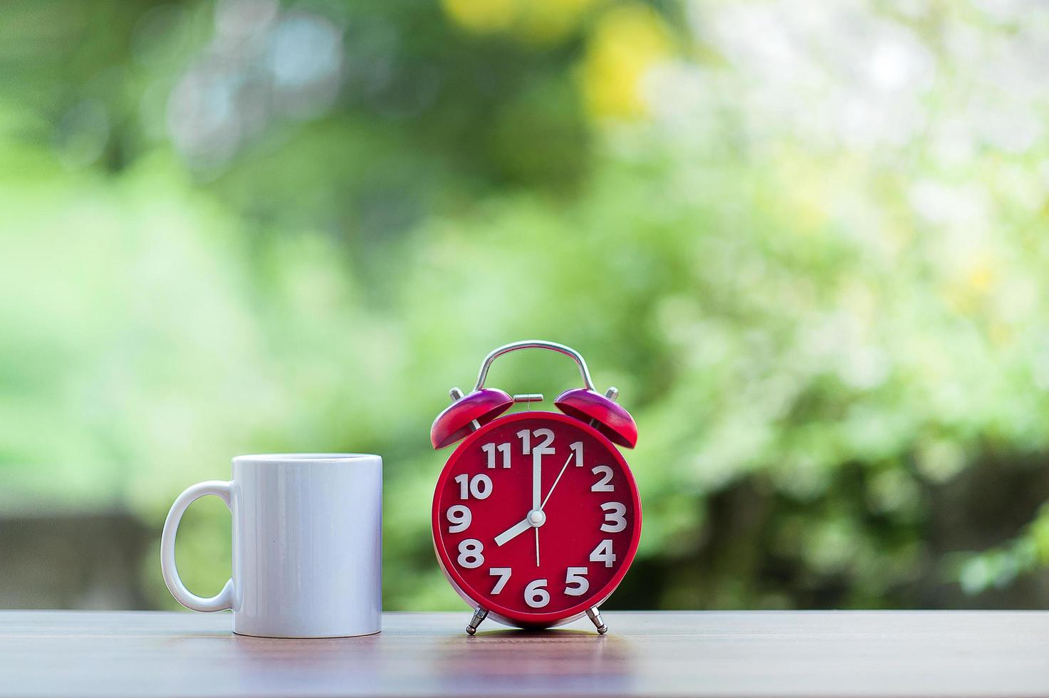 Red and green clock photo