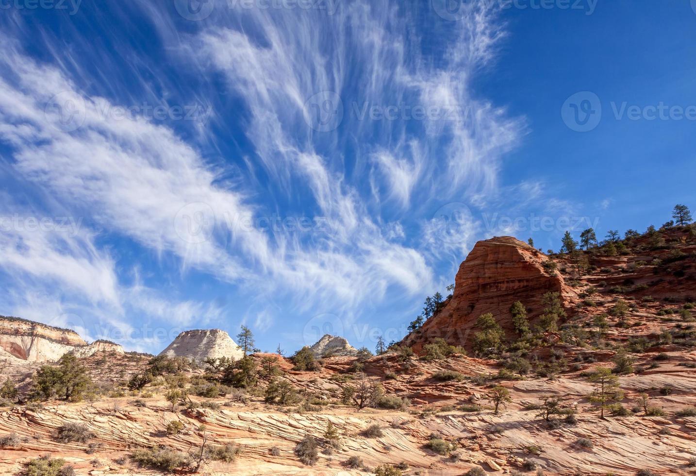 espectacular formación de nubes en el parque nacional zion foto