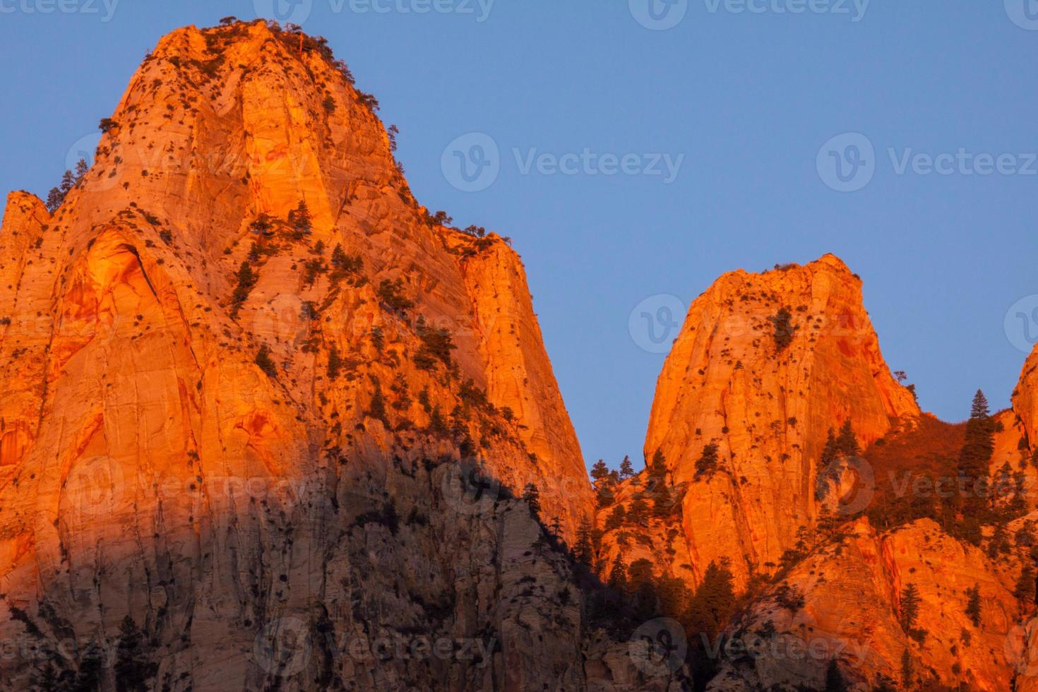 amanecer en las montañas de sión foto