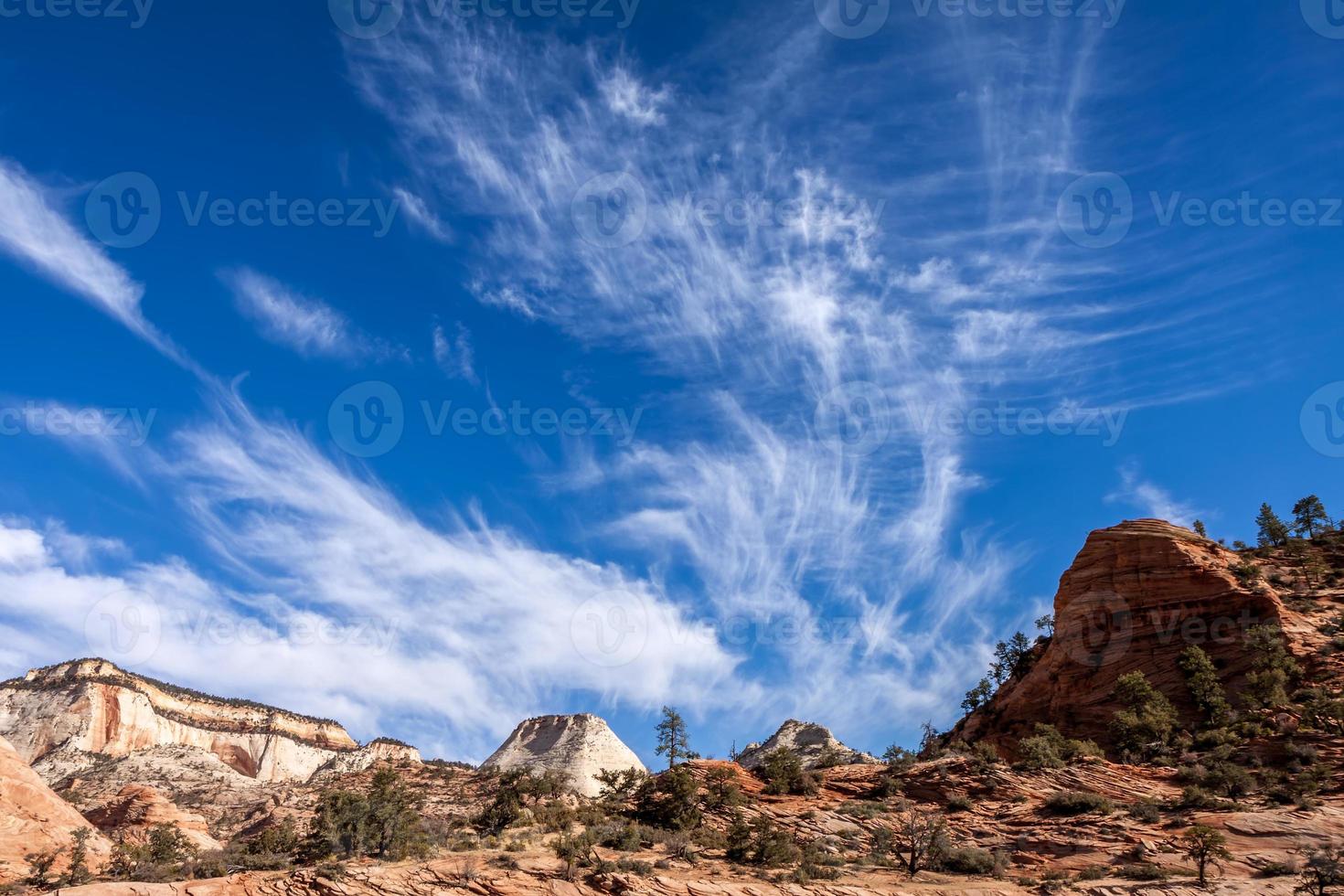 espectacular formación de nubes en el parque nacional zion foto