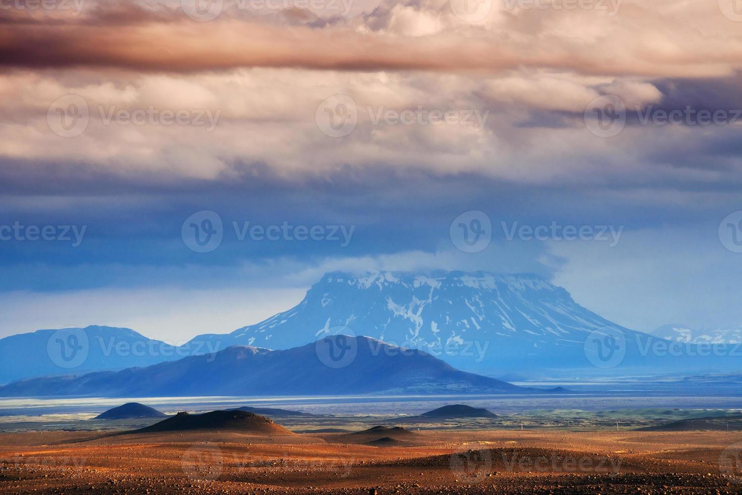 volcán en el norte de islandia foto