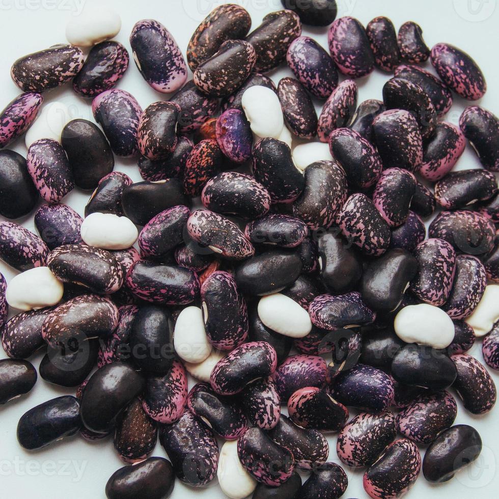 muchos frijoles negros para usos de fondo foto