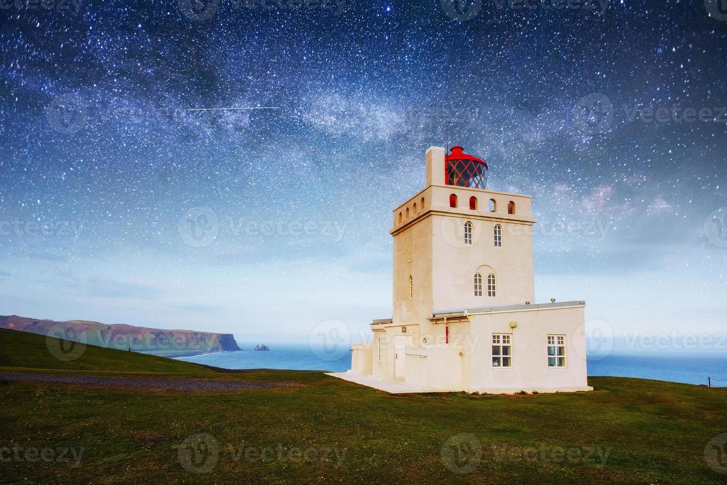 fantástico cielo estrellado y la vía láctea foto