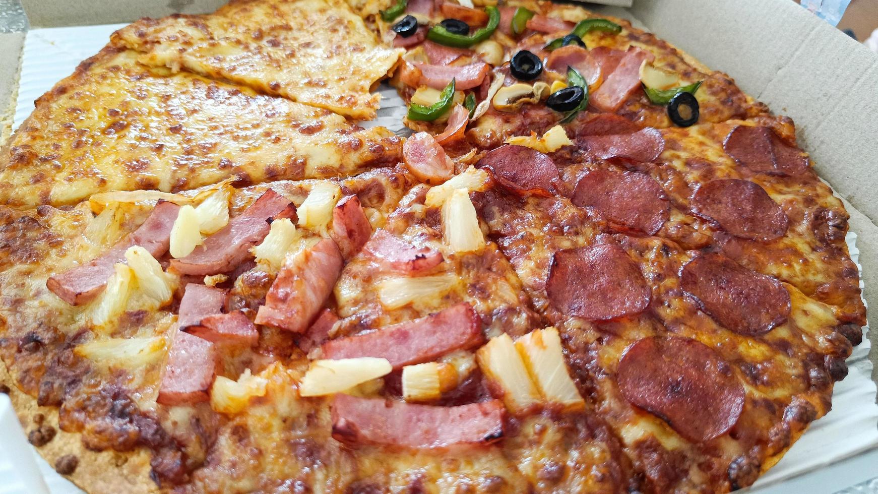 12 inch mixed pizza photo