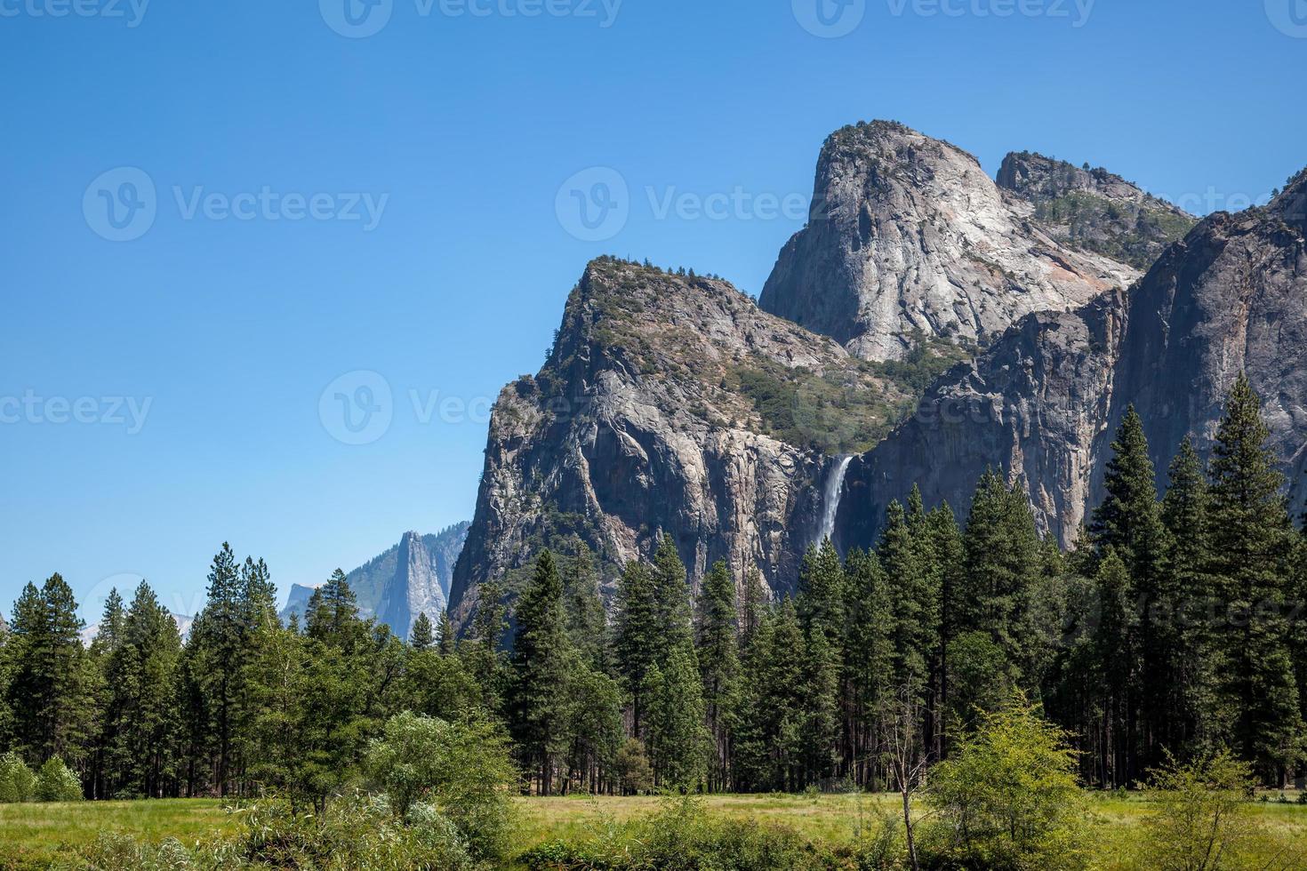 View of the mountain range in Yosemite National Park photo