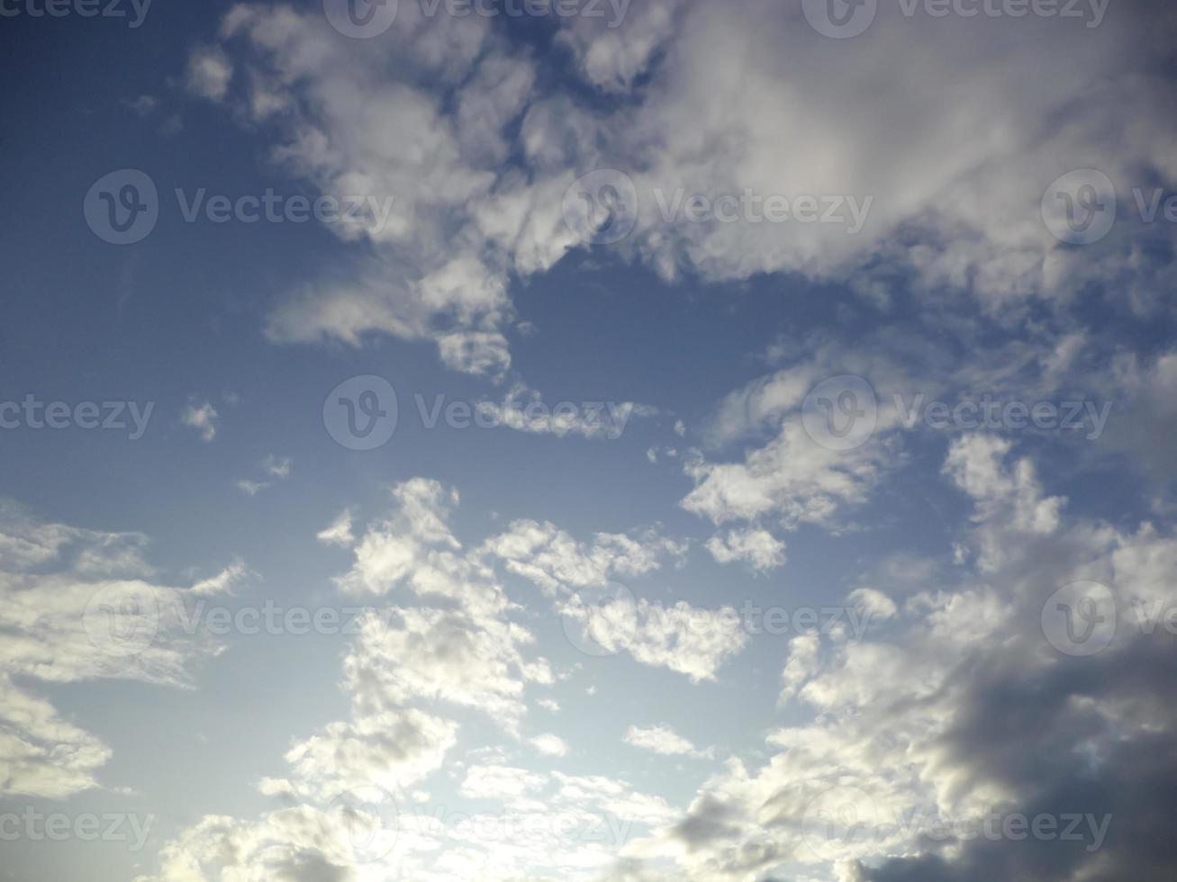 The morning sun shines on the clouds photo
