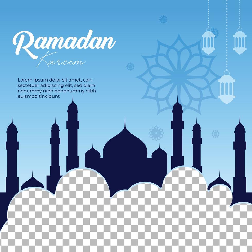 ramadan kareem publicación en redes sociales y venta de ofertas creativas vector