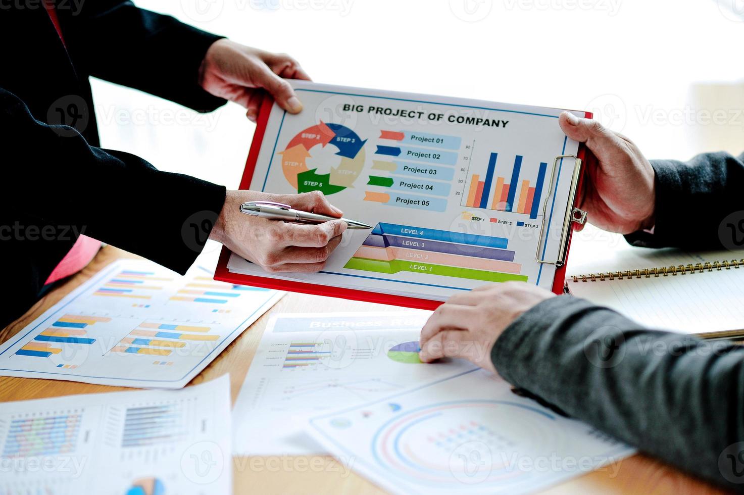 Business meeting Presentation of concept analysis Wide Effect Film Presentation of professional business and success in presentations. photo