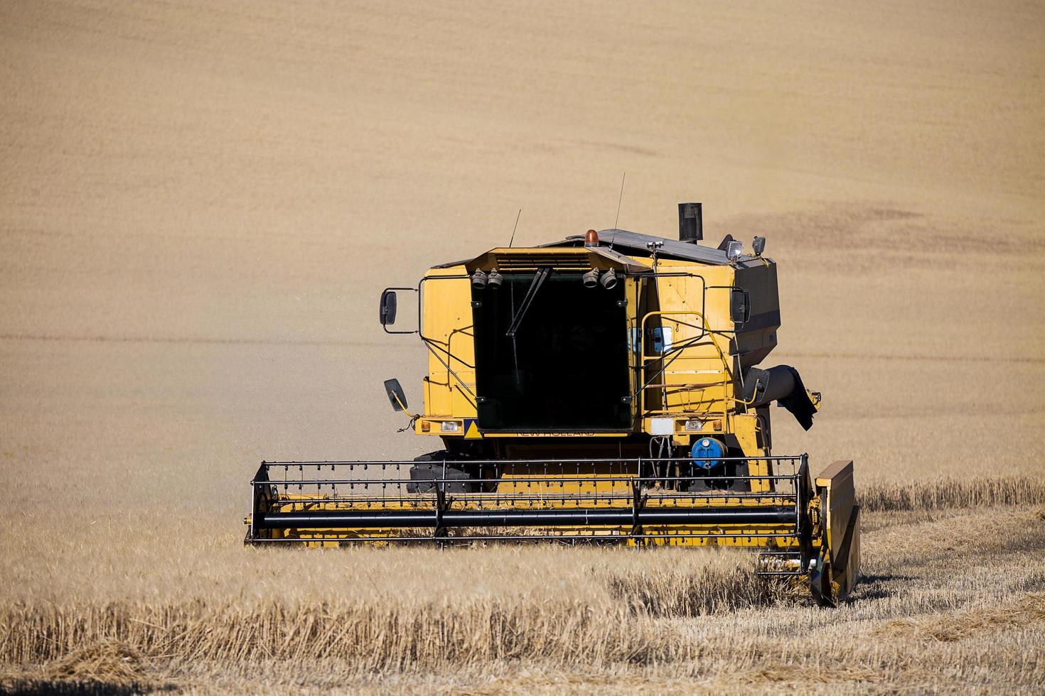 vehículo pesado en el campo foto