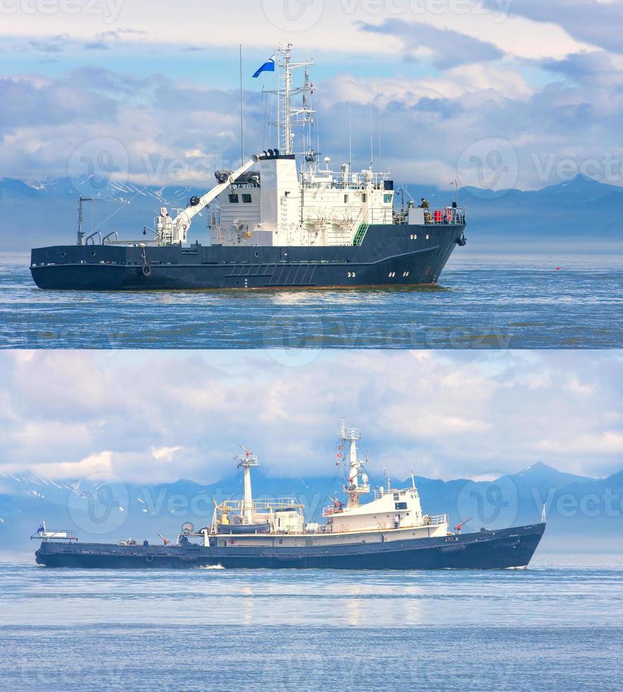 el barco de rescate en la bahía de avacha del océano pacífico. foto