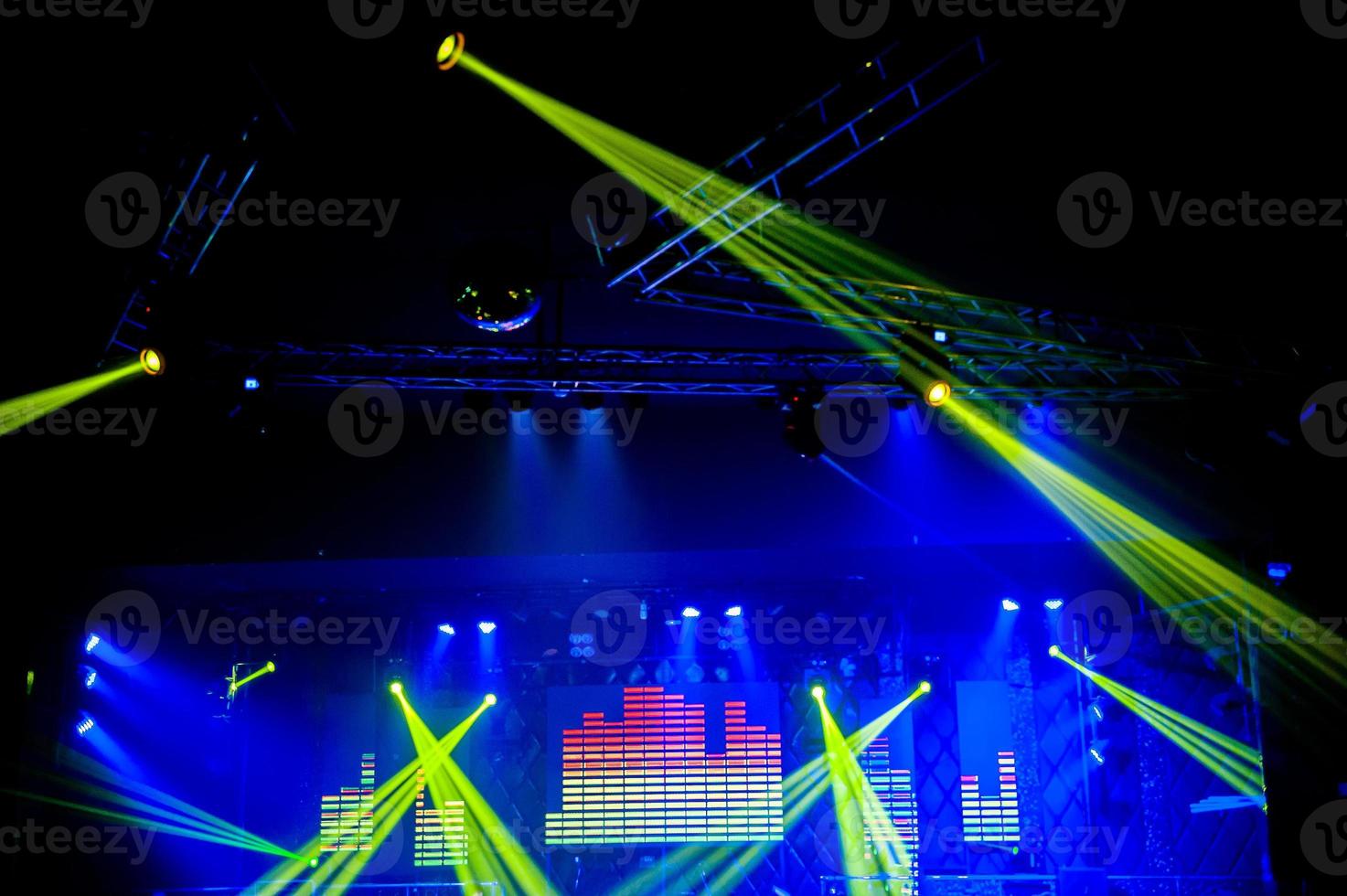 Celebrate the night in the night Banquet Service Dance and enjoy with fellow dancers and DJs. photo