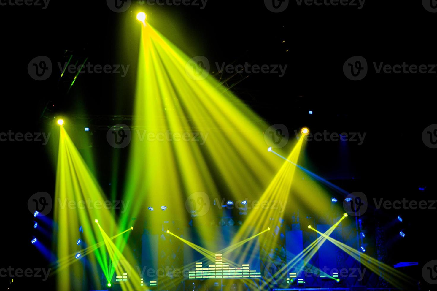 Celebrate the night in the night Banquet Service Dance and enjoy with fellow dancers and DJs. photo