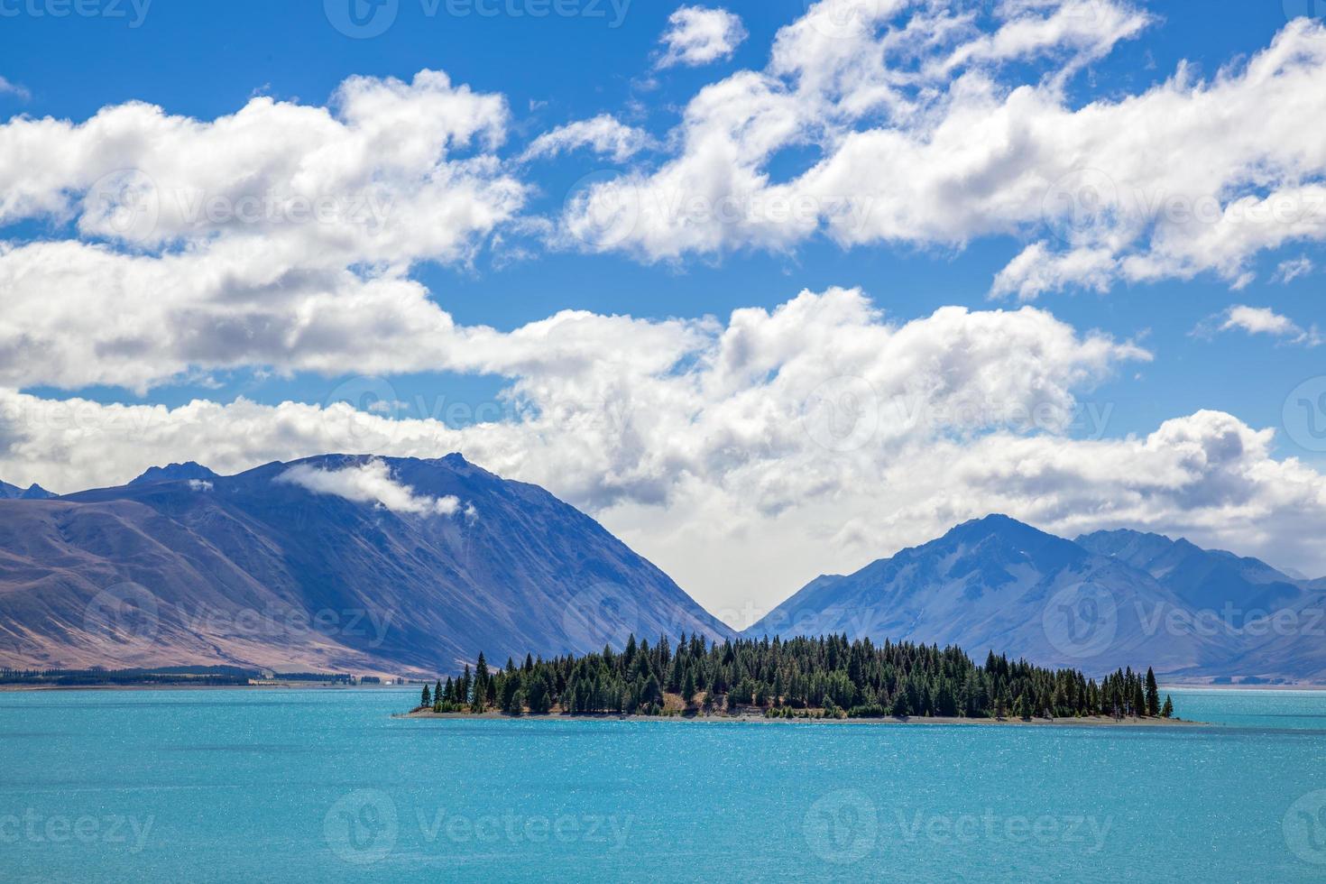 Scenic view of colourful Lake Tekapo photo